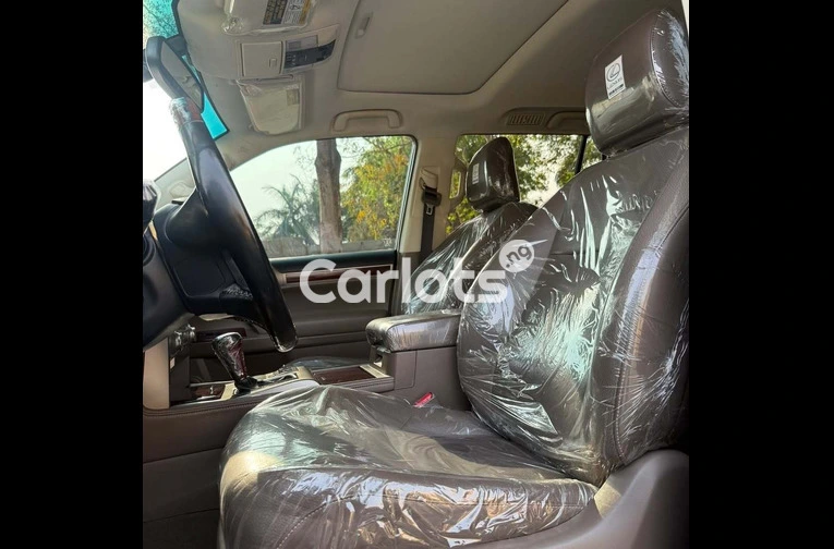 Sharp Deal 🚙 2017 Lexus GX460 – Clean Interior | Abuja - 5/7