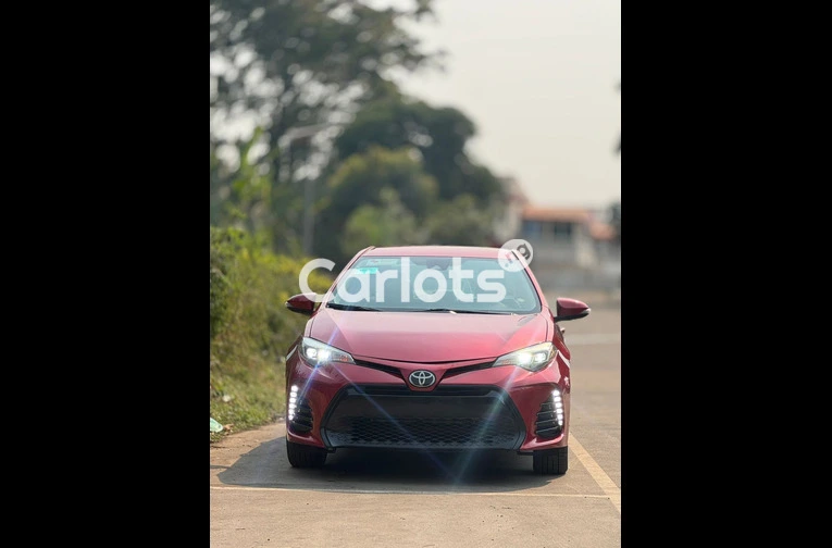 TOYOTA COROLLA S E 2018 - 1/7