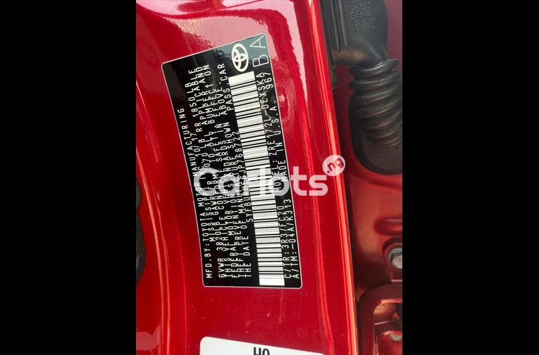 TOYOTA COROLLA S E 2018 - 4/7