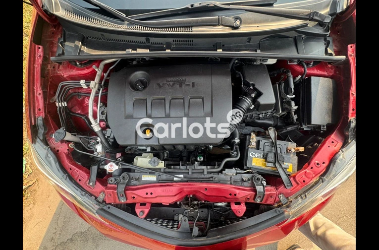 TOYOTA COROLLA S E 2018 - 6/7