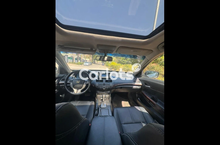 2010 HONDA CROSSTOUR - 2/7