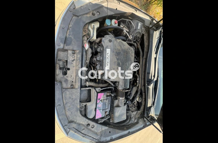 2010 HONDA CROSSTOUR - 7/7