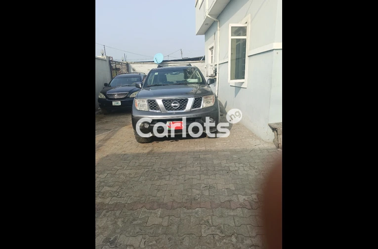 2005 Nissan pathfinder(Nigeria used, Clean, Buy and Drive)