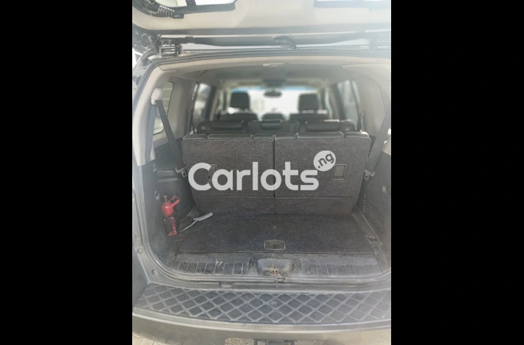 2005 Nissan pathfinder(Nigeria used, Clean, Buy and Drive) - 3/5