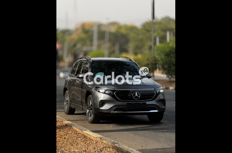 Mercedes EQB260 2024 | Tokunbo | Luxury Electric SUV - 2/7