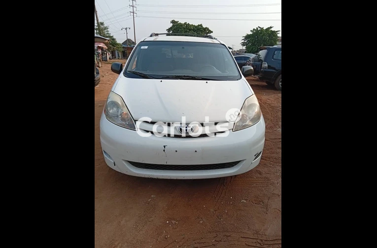 FOREIGN USED 2008 TOYOTA SIENNA LE FULL OPTION