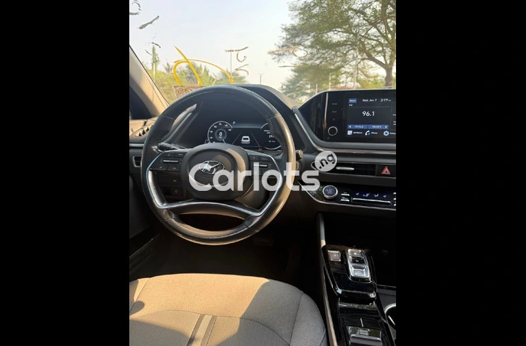 2020 Hyundai Sonata (Foreign Used, Very Clean) - 2/7