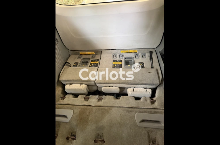 Foreign Used 2013 Toyota Sienna LE - 7/7