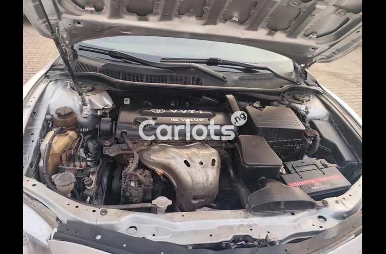 CLEAN REGISTERED 2009 TOYOTA CAMRY XLE - 5/7