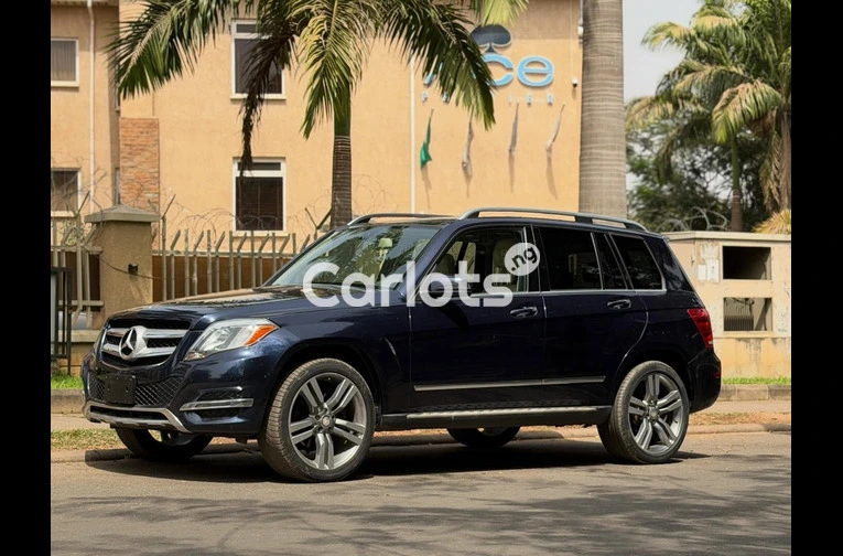 2015 Mercedes-Benz GLK 350 4MATIC SUV - 3/6