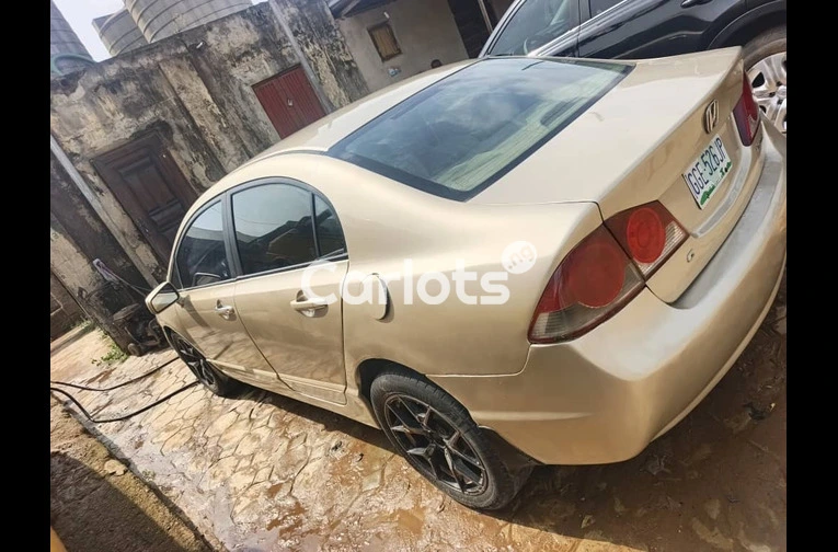 UBER STANDARD 2008 HONDA CIVIC - 4/7