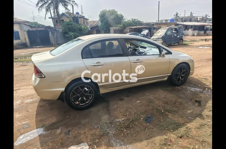 UBER STANDARD 2008 HONDA CIVIC - 5/7