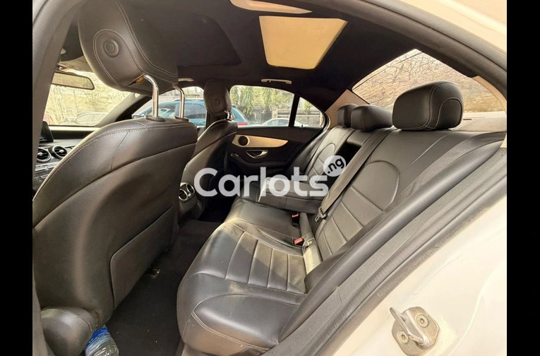 2017 Mercedes Benz C300 - 3/7