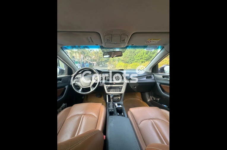 HYUNDAI SONATA 2016 - 2/7