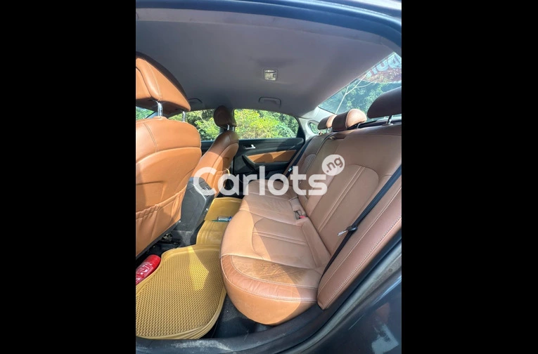 HYUNDAI SONATA 2016 - 3/7