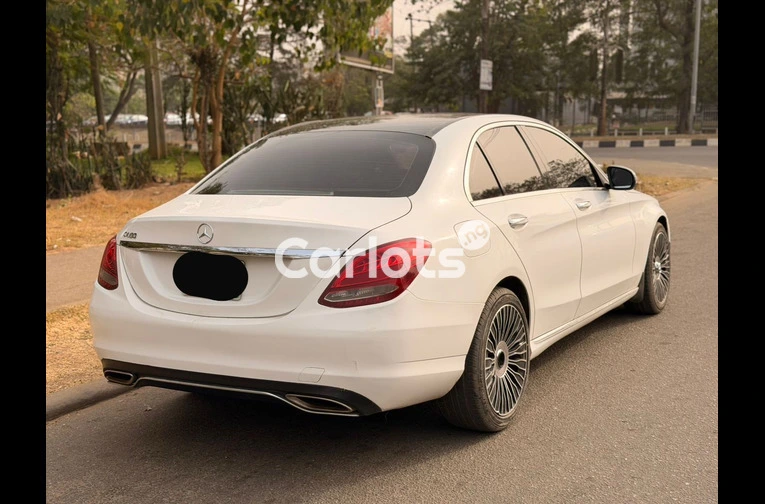 2017 MERCEDES BENZ C300 FULL OPTION - 6/7