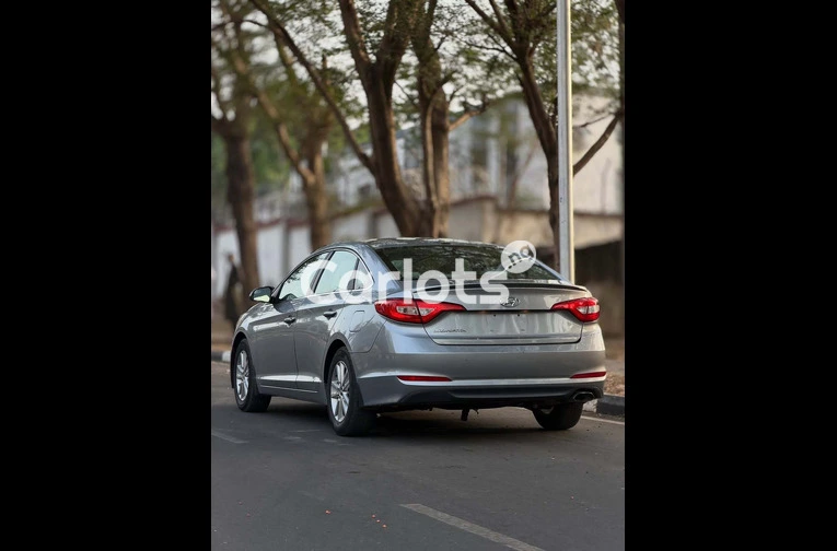 HYUNDAI SONATA 2015 - 5/6