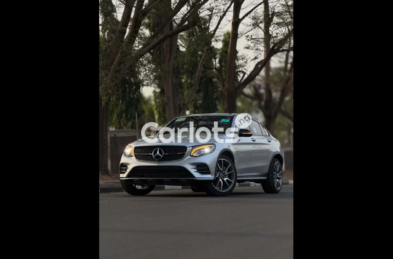 Clean 2019 MERCEDES-BENZ GLC43 AMG
