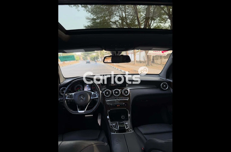 Clean 2019 MERCEDES-BENZ GLC43 AMG - 4/7