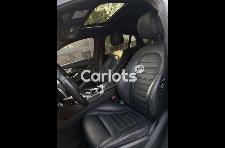 Clean 2019 MERCEDES-BENZ GLC43 AMG - 5/7