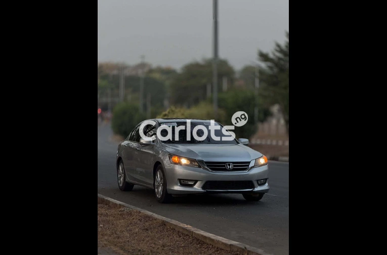 2015 Honda Accord EX-L (Foreign Used) - 2/7