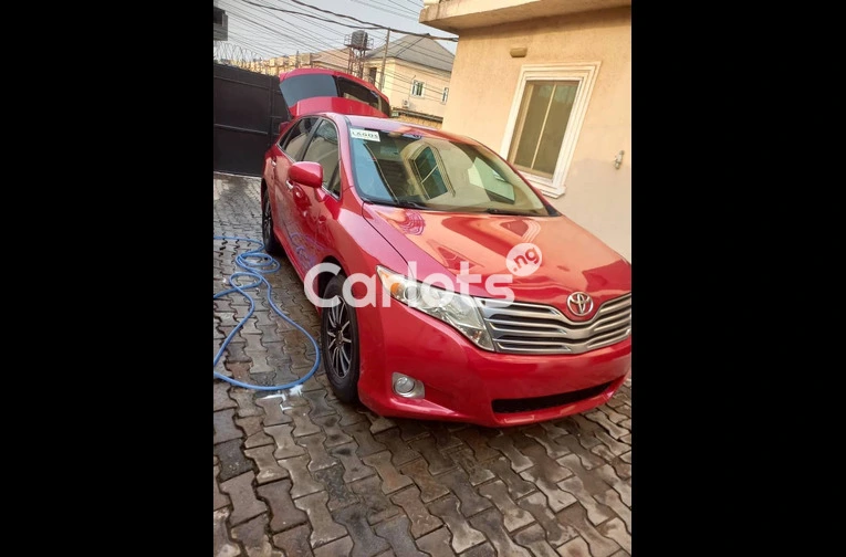 TOKUNBO 2011 TOYOTA VENZA AWD V6(ACCIDENT FREE)