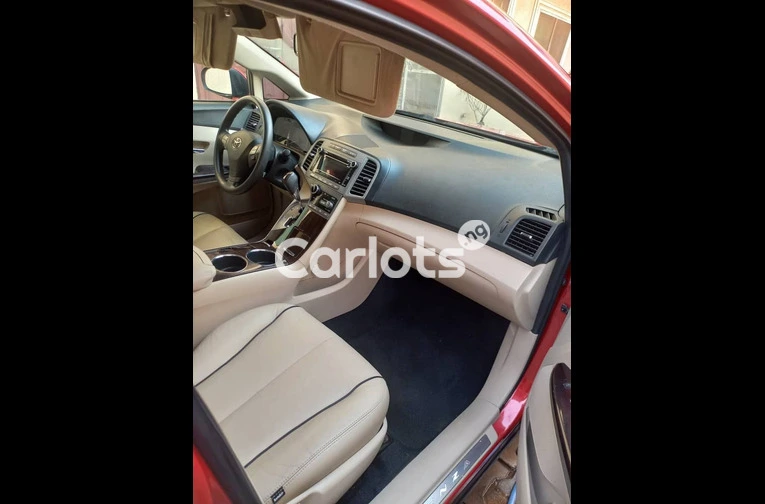 TOKUNBO 2011 TOYOTA VENZA AWD V6(ACCIDENT FREE) - 2/7