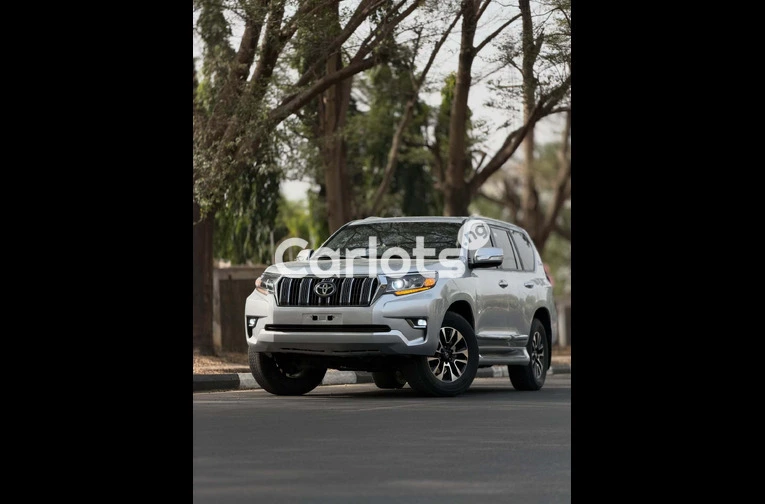 FOREIGN USED 2018 TOYOTA LAND CRUISER PRADO
