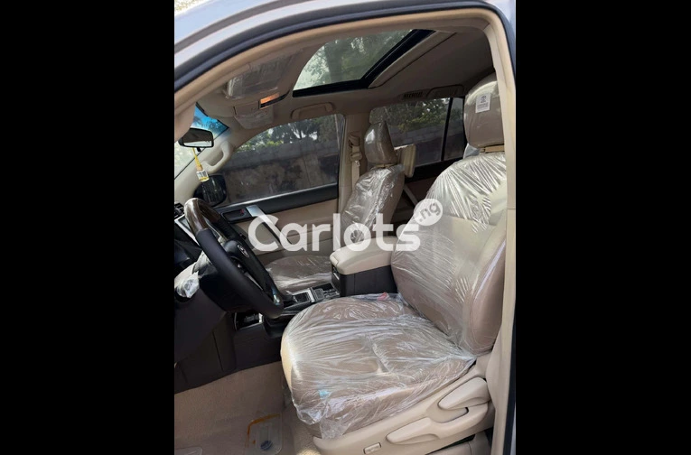 FOREIGN USED 2018 TOYOTA LAND CRUISER PRADO - 4/7