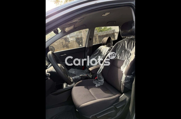 2012 Hyundai Santa Fe - 5/7