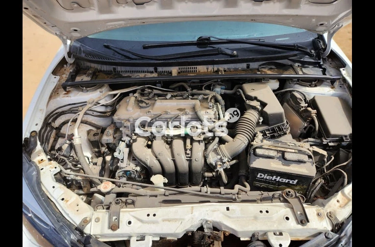 2017 TOYOTA COROLLA S E - 2/7