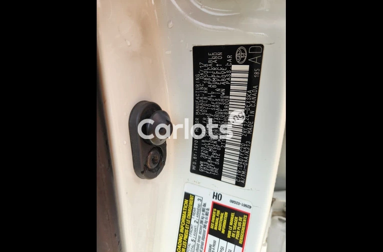 2017 TOYOTA COROLLA S E - 6/7