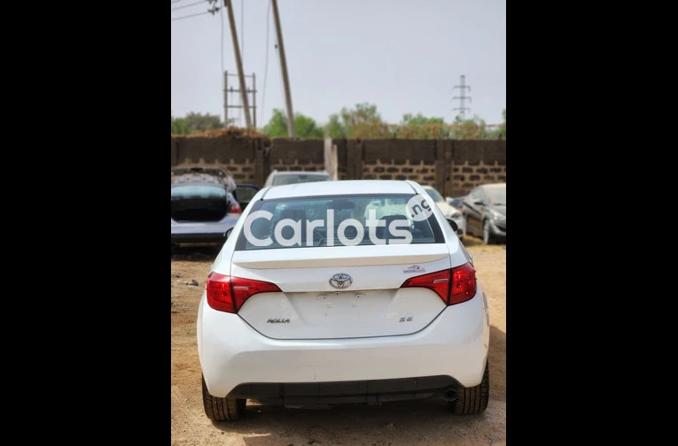 2017 TOYOTA COROLLA S E - 7/7