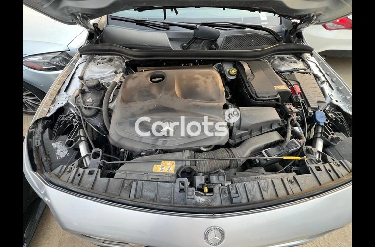 2016 MERCEDES GLA250 - 6/7