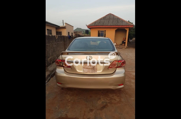 2012 Toyota Corolla - 2/7