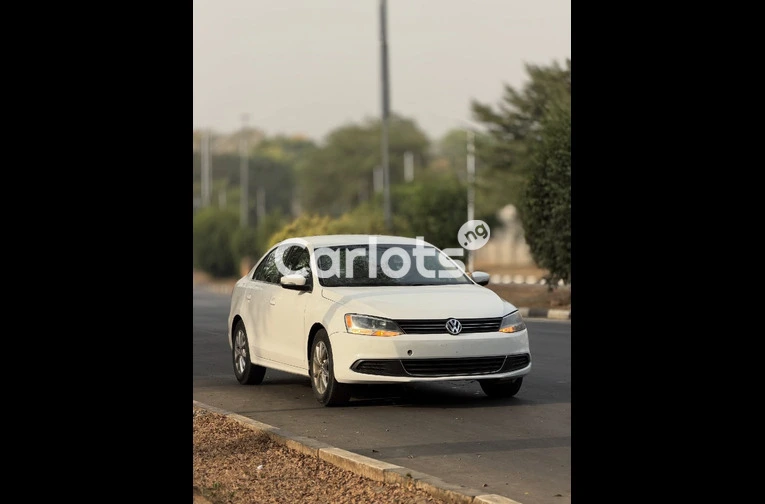 Foreign Used Volkswagen Jetta SE - 2/7