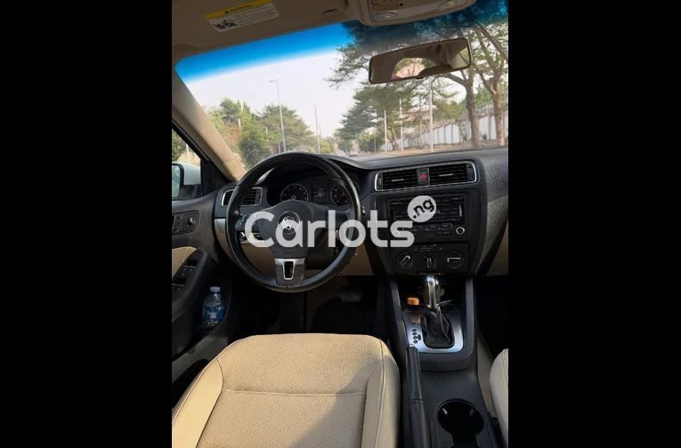 Foreign Used Volkswagen Jetta SE - 3/7