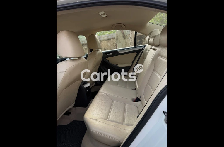 Foreign Used Volkswagen Jetta SE - 4/7