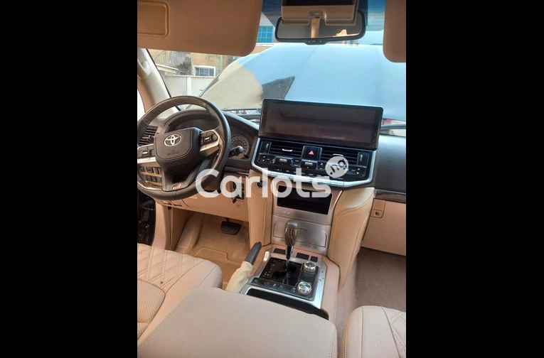 BELGIUM GRADE 2014 FULLY UPGRADED TO 2023 TOYOTA LANDCRUISER TWIN-TUREG - 2/7