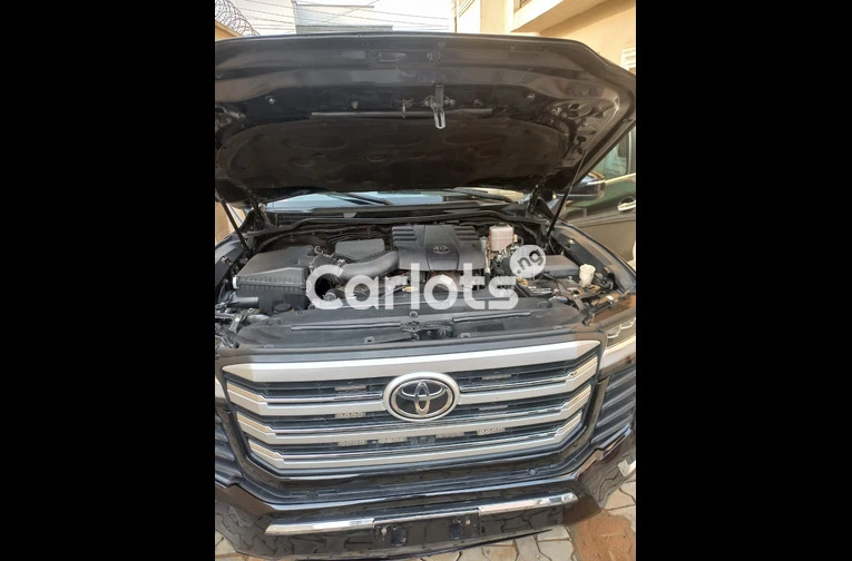 BELGIUM GRADE 2014 FULLY UPGRADED TO 2023 TOYOTA LANDCRUISER TWIN-TUREG - 5/7