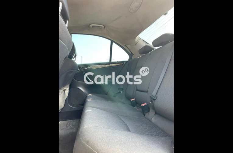 2007 Mercedes Benz C240 - 3/6