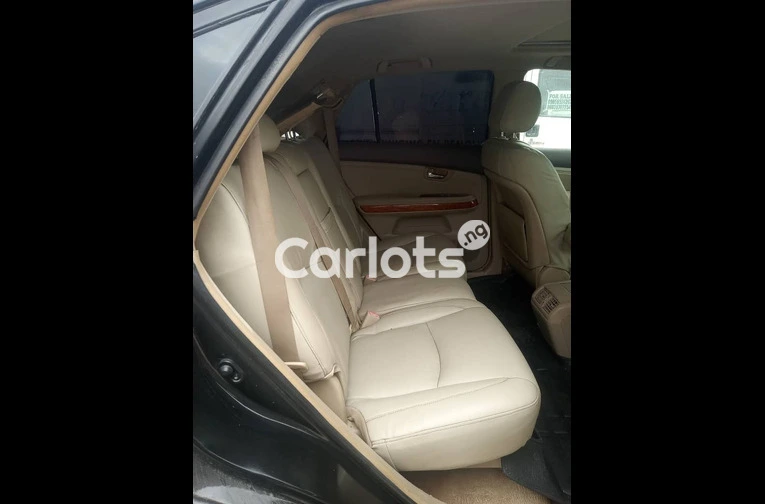 CLEAN REGISTERED 2005 LEXUS RX330 FULL OPTION - 3/7