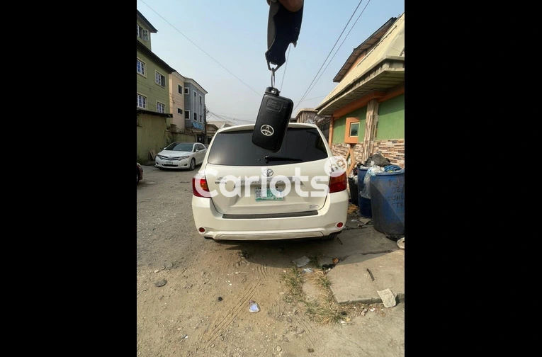 SUPER CLEAN 2010 TOYOTA HIGHLANDER LIMITED - 7/7