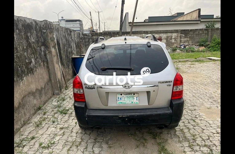 Very Neatly used Hyundai Tucson 2007 - 1/7