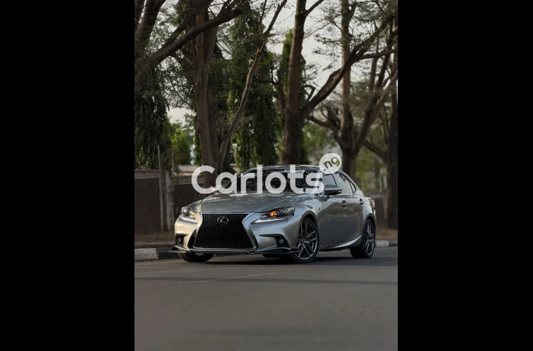 2016 Lexus IS350 Foreign Used - 1/7