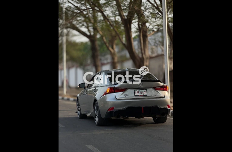 2016 Lexus IS350 Foreign Used - 4/7