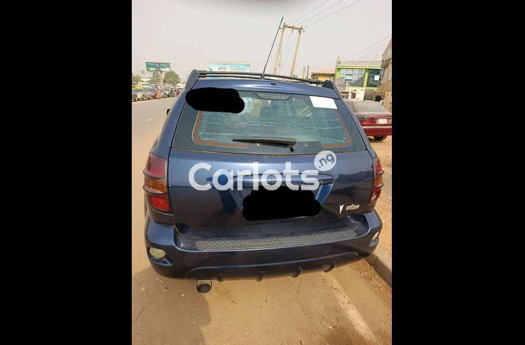 Belgium Grade Pontiac Vibe 2004 Model - 2/5