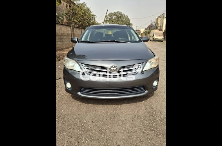 Belgium Grade 2013 Toyota Corolla - 2/3