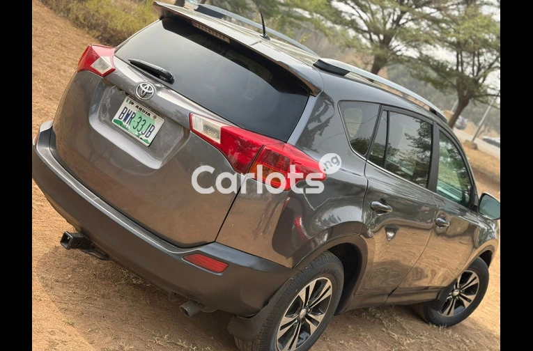 Toyota RAV-4 2014 Model - 2/5