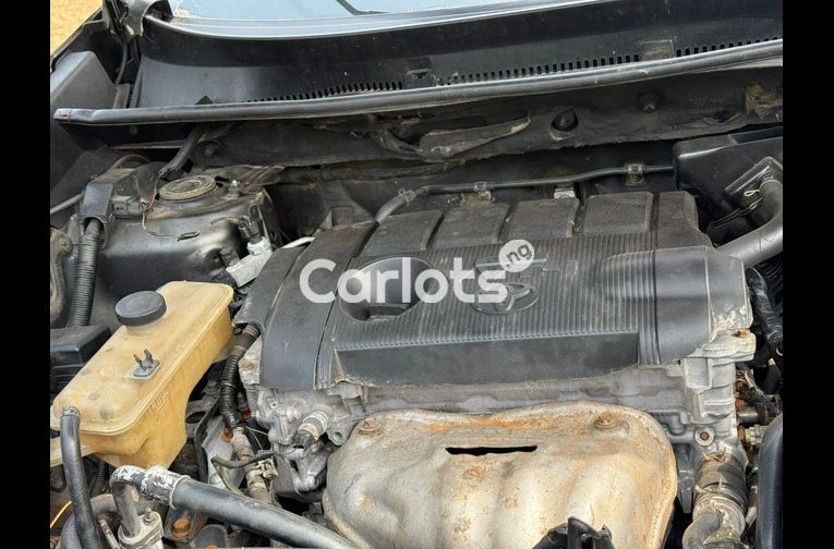 Toyota RAV-4 2014 Model - 4/5